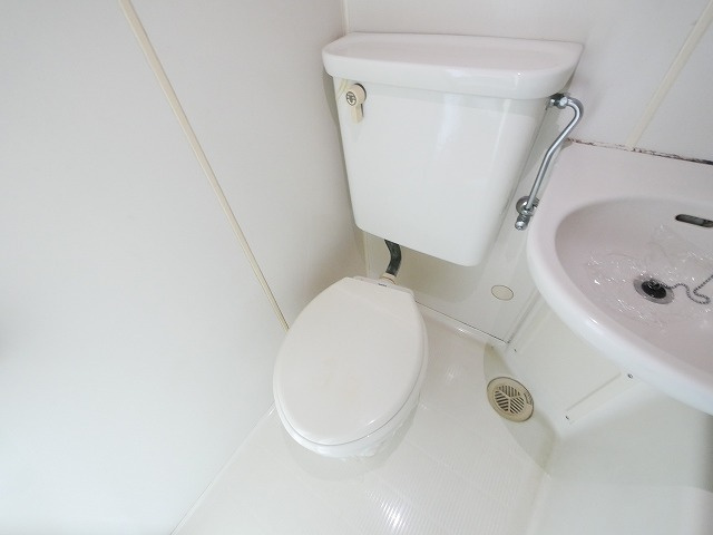 アートハウスならのトイレ|落ち着いた色調のトイレです