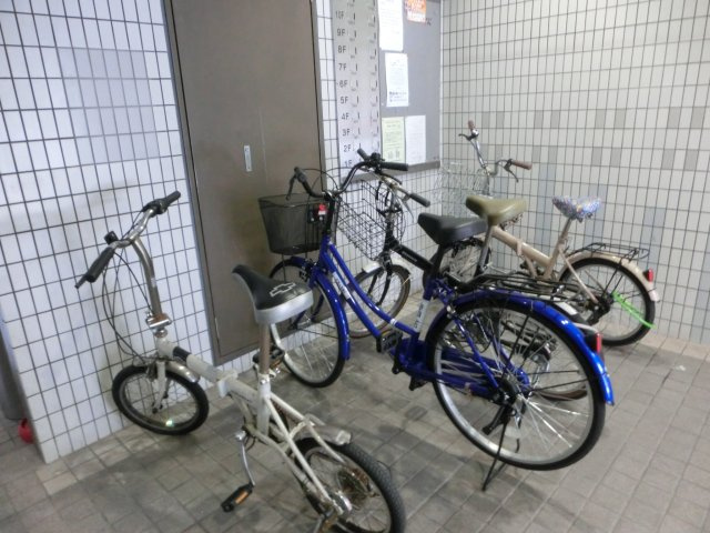 サンライズ難波の駐車場