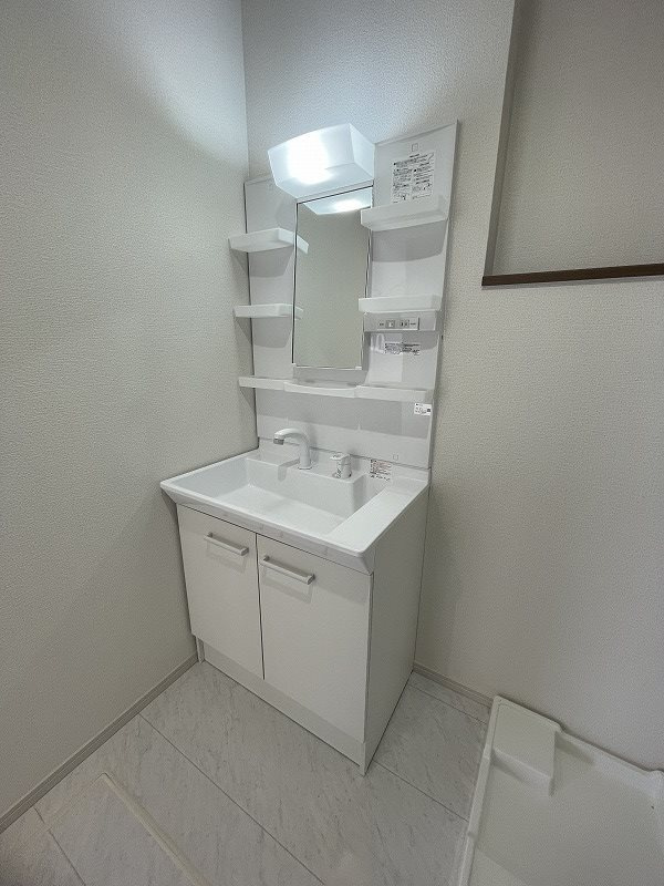 グランドール石崎【キャッシュバック対象物件】の独立洗面台|朝の支度にも助かる、独立の洗髪洗面化粧台