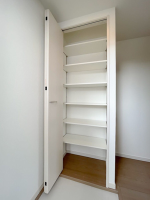 【玄関】 | プレシャスソルーナ箱崎 | 別号室の写真になります。現況優先。