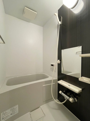 【浴室】 | プレシャスソルーナ箱崎 | 別号室の写真になります。現況優先。