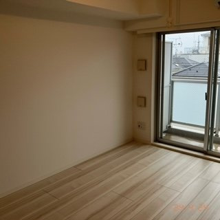 ジーベック京急蒲田の洋室