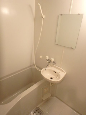 【浴室】 | メゾン・サンコイエ | 別号室の写真になります。現況優先。