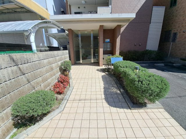 ハイムさわらびのエントランス