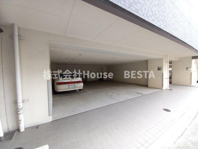 ワコーレ神戸ジュエルズの駐車場