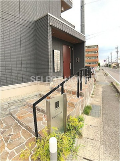 【エントランス】 | 建物の内部です