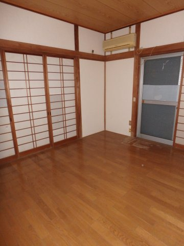 坂戸市芦山町中古戸建の洋室