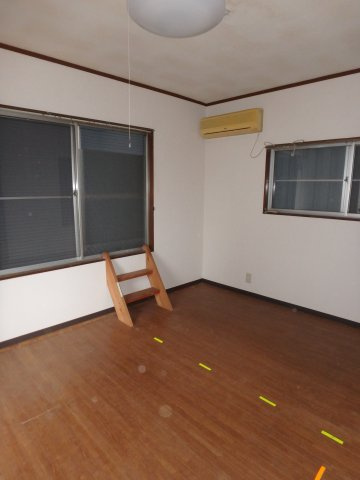 坂戸市芦山町中古戸建の洋室