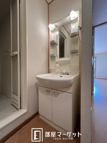 【独立洗面台】 | オラシオン駒場 | 同型タイプ