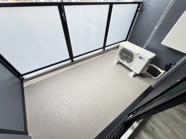 コンフォリア新梅田のバルコニー
