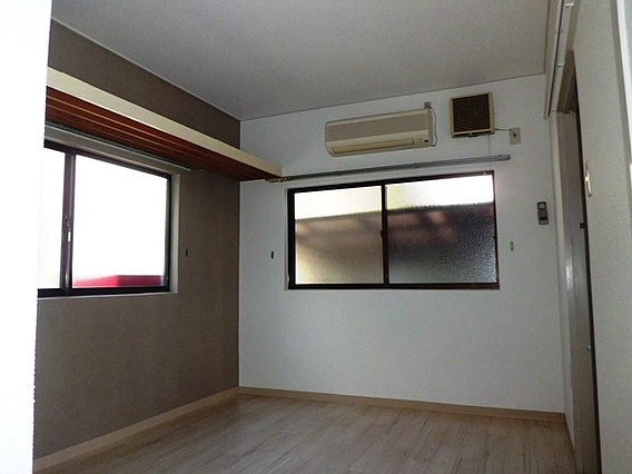 岡本ビラの洋室