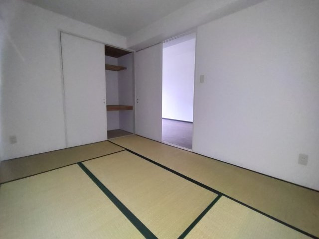 ブルー・エスの和室