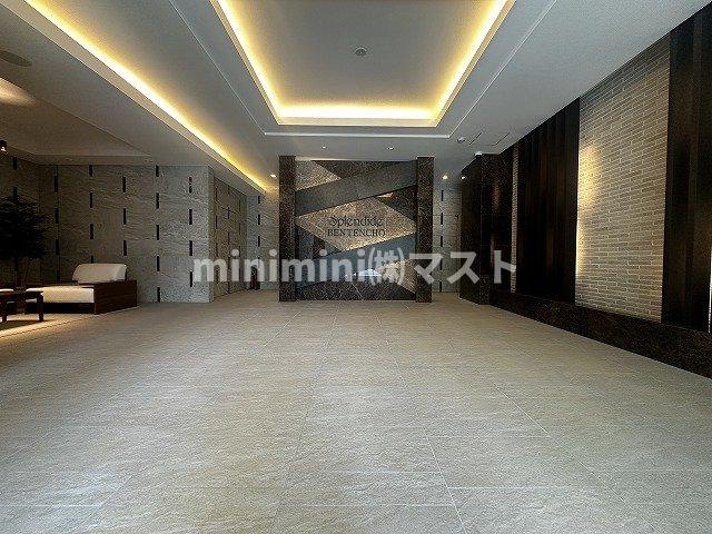スプランディッド弁天町のロビー
