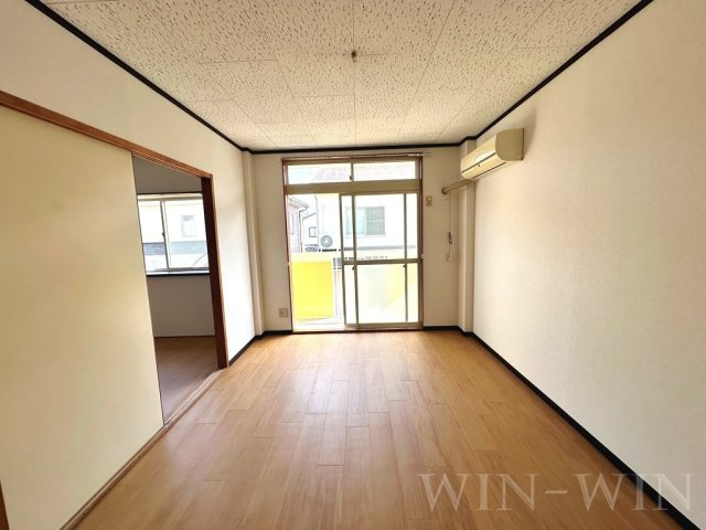 YMシャトーの居間・リビング