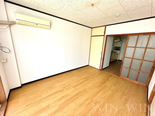 YMシャトーの居間・リビング