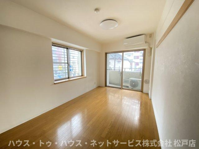 アーク松戸本町の居間・リビング