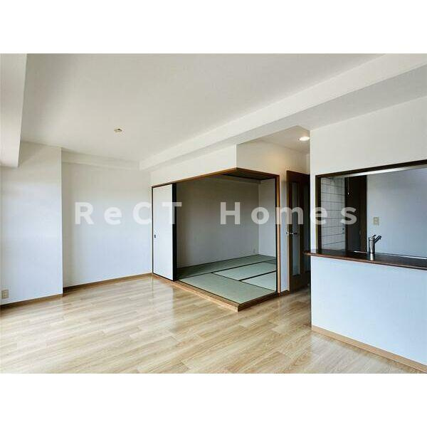 手柄アートスカイハイツの居間・リビング