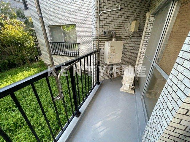 【バルコニー】 | テラス山王 | 開放的で明るい空間を演出してくれるバルコニーです