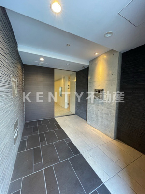 【ロビー】 | アットホームレジデンス | 清潔なロビーです