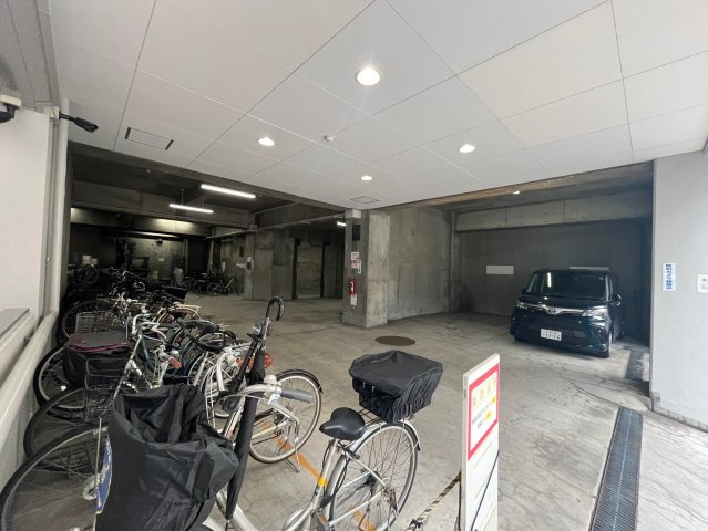 コープ野村農人橋の駐車場