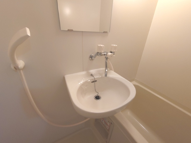 浴室内の洗面台です。