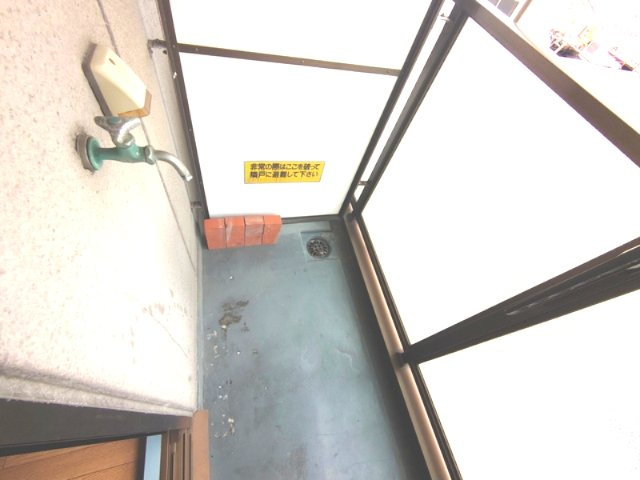 室外洗濯機置き場です。