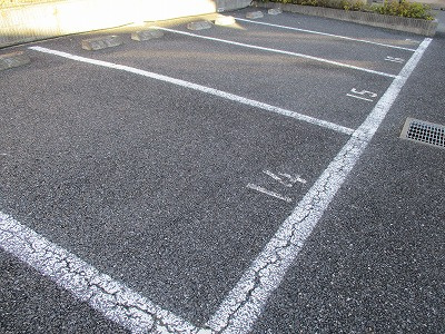 レオパレス小柴の駐車場|画像9