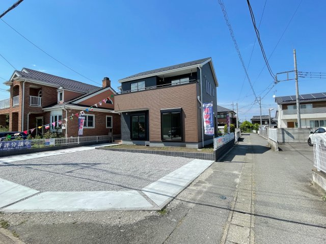 藤岡市藤岡第12（全1棟）1号棟の前面道路含む現地写真