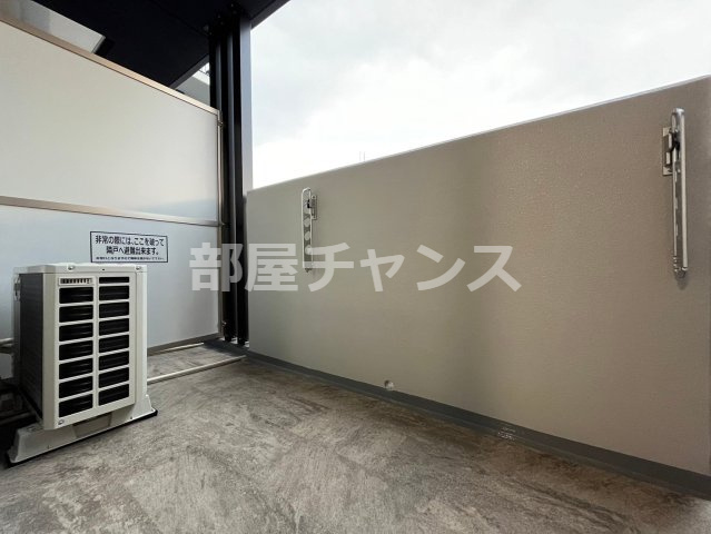 ウィステリアフロリバンダのバルコニー