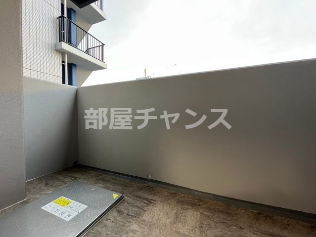 ウィステリアフロリバンダのバルコニー