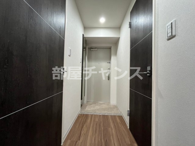ウィステリアフロリバンダの玄関