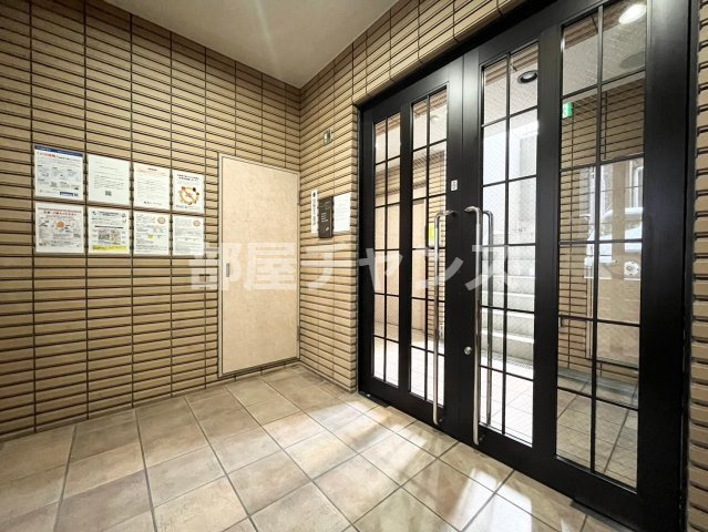 サンシャイン上前津のエントランス