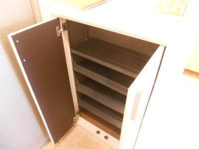 ソレイユ京都二条（旧UniE'terna四条大宮）の収納|シューズＢＯＸ