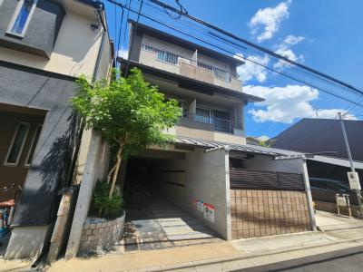 ソレイユ京都二条（旧UniE'terna四条大宮）の外観