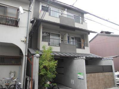 ソレイユ京都二条（旧UniE'terna四条大宮）の外観