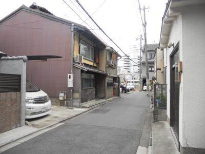 ソレイユ京都二条（旧UniE'terna四条大宮）の周辺|前面道路