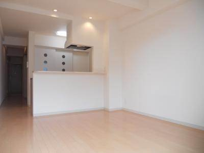 ソレイユ京都二条（旧UniE'terna四条大宮）の居間・リビング|リビング