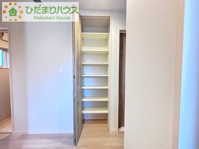 上尾市地頭方　新築未入居　スマート・ワン・シティ　02の収納|ご家族共有で使える便利な廊下収納♪
