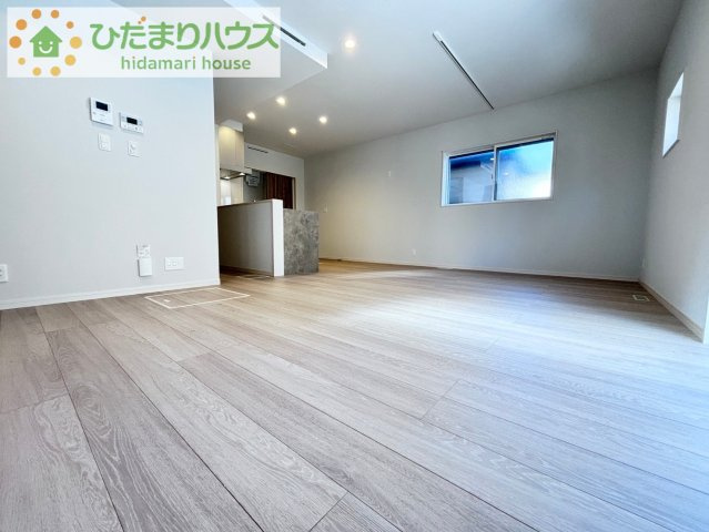 上尾市地頭方　新築未入居　スマート・ワン・シティ　02の居間・リビング|17.5帖のLDK！
活発なお子様も、遠慮なく遊び回れる広さです！