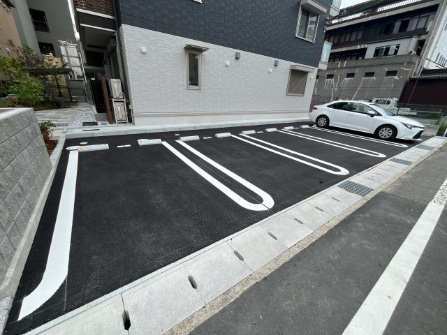 D-PLACE駅南大路の駐車場