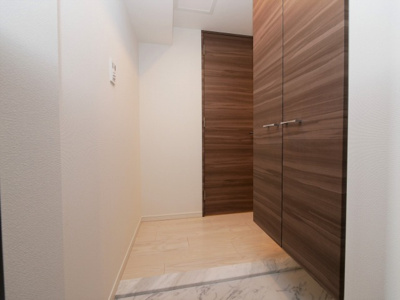 【玄関】 | ルーエ本町