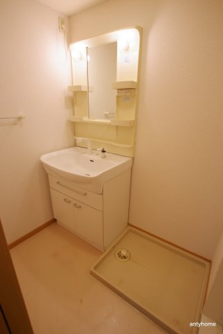 アールメゾンアワジの洗面所