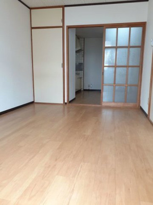 【居間・リビング】 | ＹＭシャトー | ゆったり過ごせる居間です