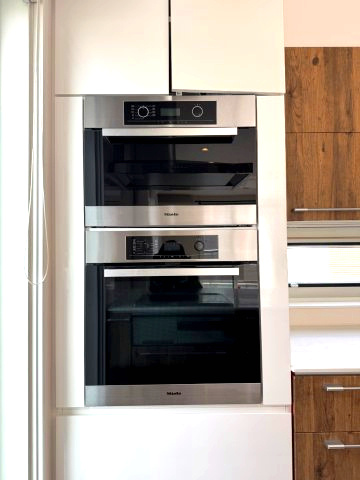 海見え！注文住宅　オール電化　4LDK＋S　 ソーラーパネルのキッチン|ミーレ社のオーブン&スチームオーブン