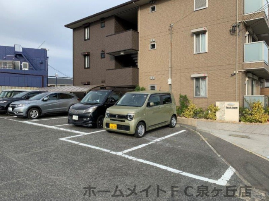 エスポワールソプラの駐車場