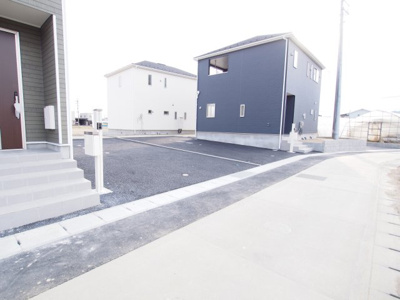 【前面道路含む現地写真】 | Cradle garden　本宮市高木第4　3号棟 | 北側、4.5mの道路に接しています◎