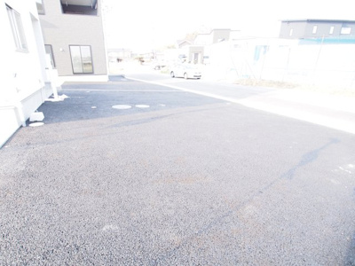 【駐車場】 | Cradle garden　本宮市高木第4　6号棟 | 並列駐車可能です◎