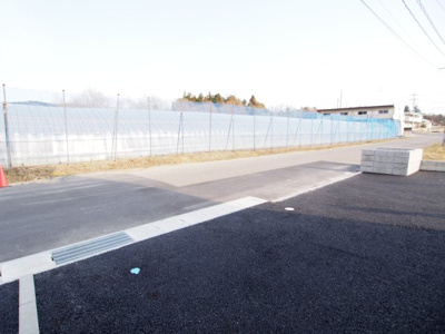 【前面道路含む現地写真】 | Cradle garden　本宮市高木第4　6号棟 | 東側、7mの道路に接しています◎