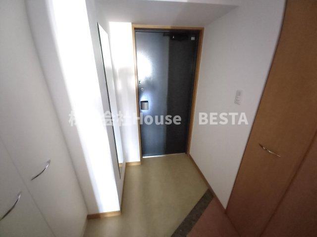 プレサンス神戸駅前グランツの玄関