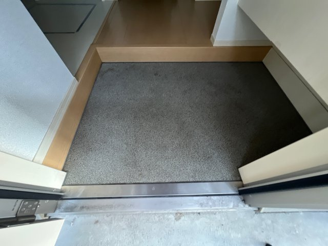ハイツ中浜の玄関